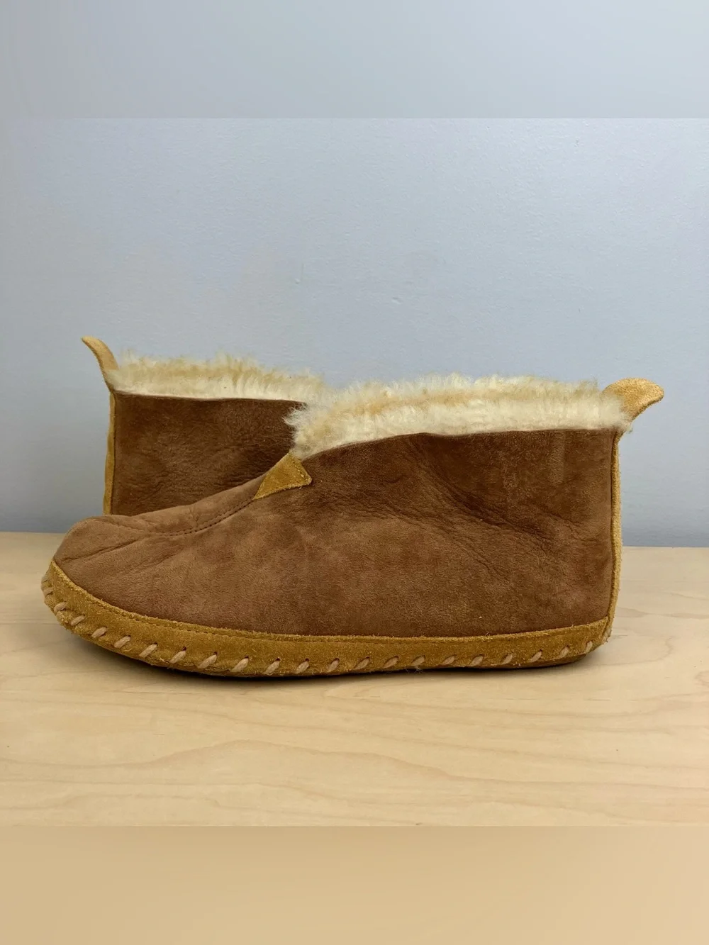 L.L. Bean Men’s Size 9.0 M Wicked Good Slipper Booties Brown Suede Shearling